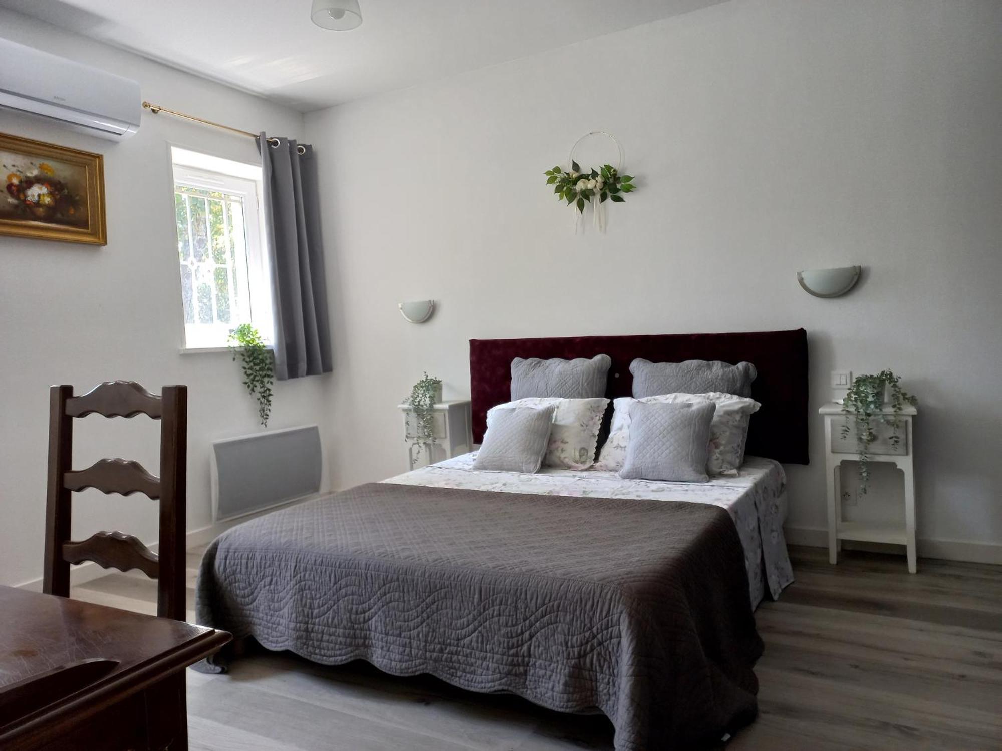 Domaine De Fontsauzine - Gites Et Chambre D'Hotes Genouille  Buitenkant foto